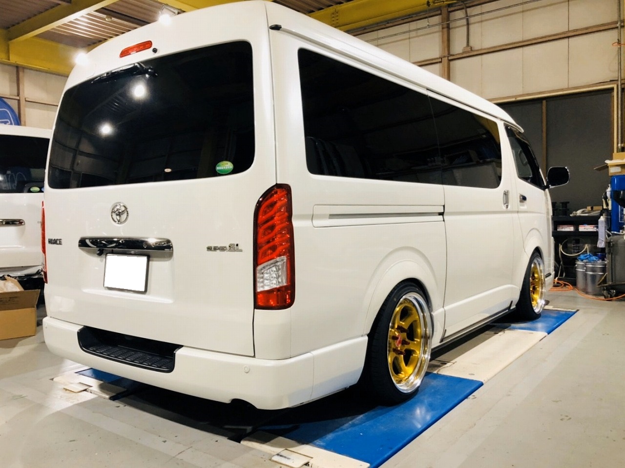 ハイエース カスタム El 19 インペリアルゴールド その他横浜店カスタムご紹介 0系ハイエース Nv350キャラバン専門店 カスタム 買取 カスタムパーツなら大阪 横浜 東京のcrs ハイエース カスタム El 19 インペリアルゴールド その他横浜店カスタムご紹介 0系ハイエース Nv350キャラバン専門店 カスタム 買取 カスタムパーツなら大阪 横浜 東京のcrs