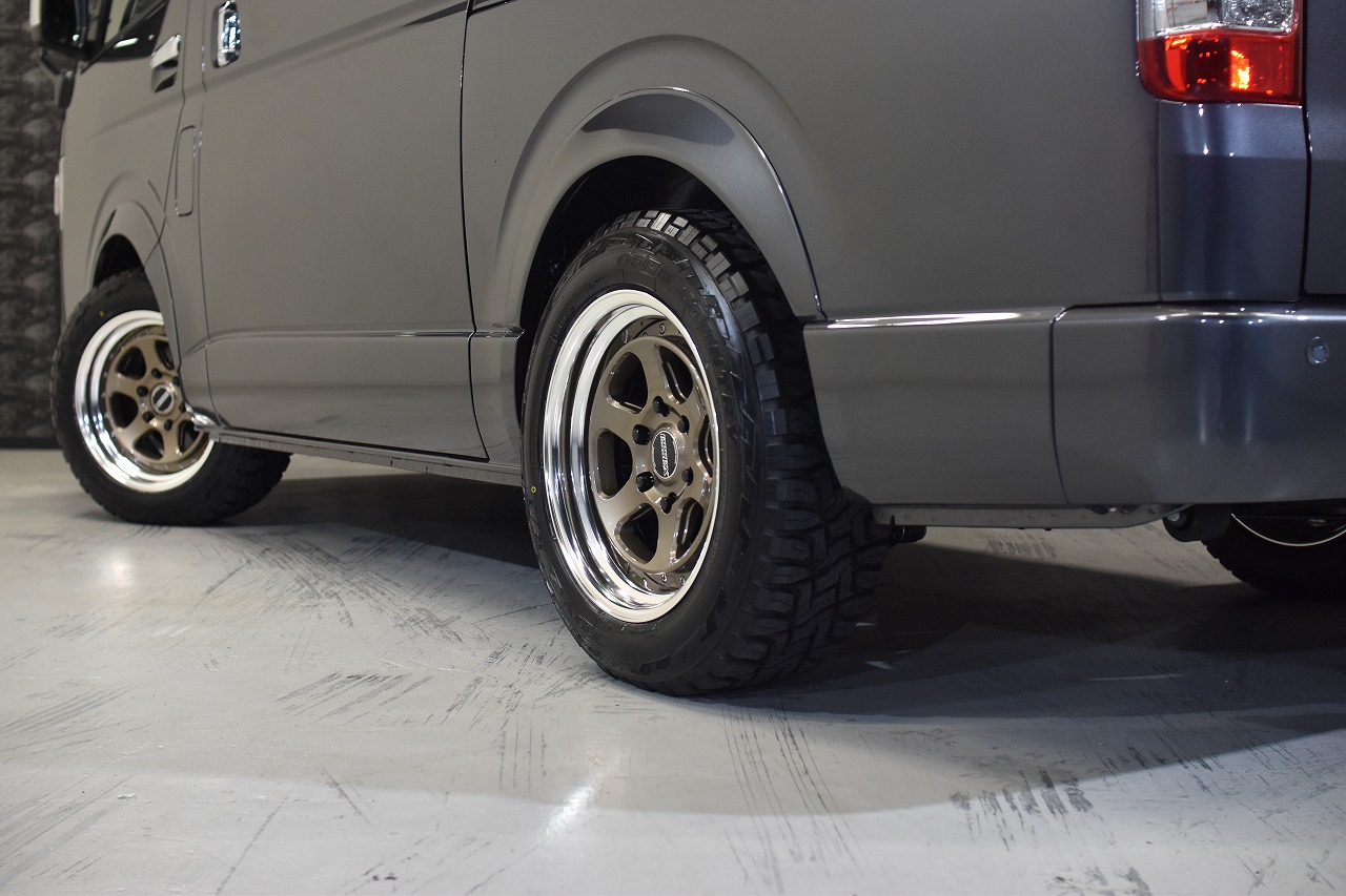 新車 ハイエースDP 2WD 2000cc ｸﾞﾚｰﾒﾀﾘｯｸ CRSコンプリート5 | 200系 