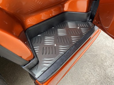 ハイエース　アルミステップカバー アルミステップカバー | HEARTS | ハーツ 公式サイト