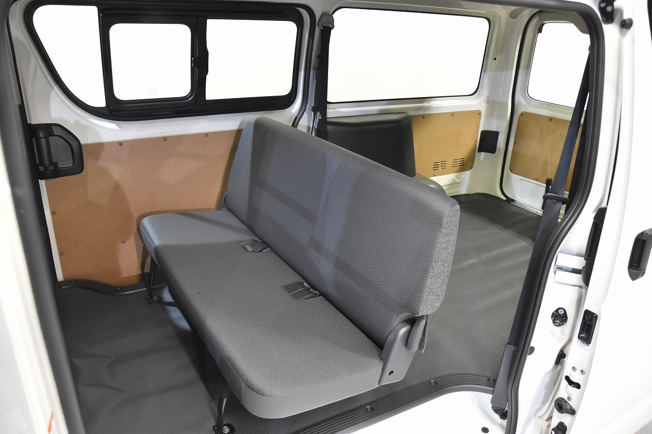 7 ハイエース DX MT車 2WD ガソリン2000CC 3/6人乗り コントラスト