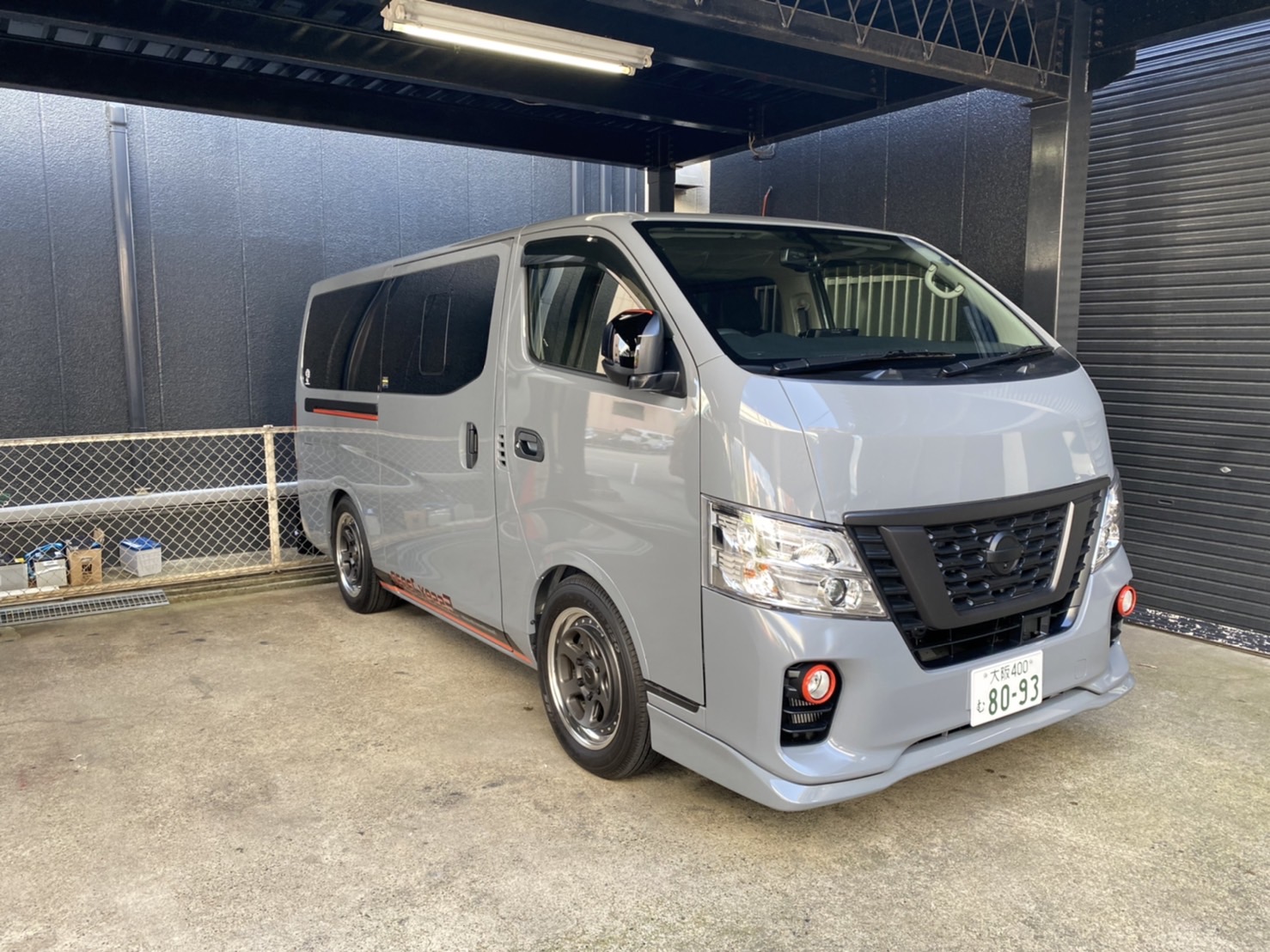 でんでん　キャラバン　nv350 サスペンション　純正　ブラックギア でんでん キャラバン nv350 サスペンション 純正 ブラックギア