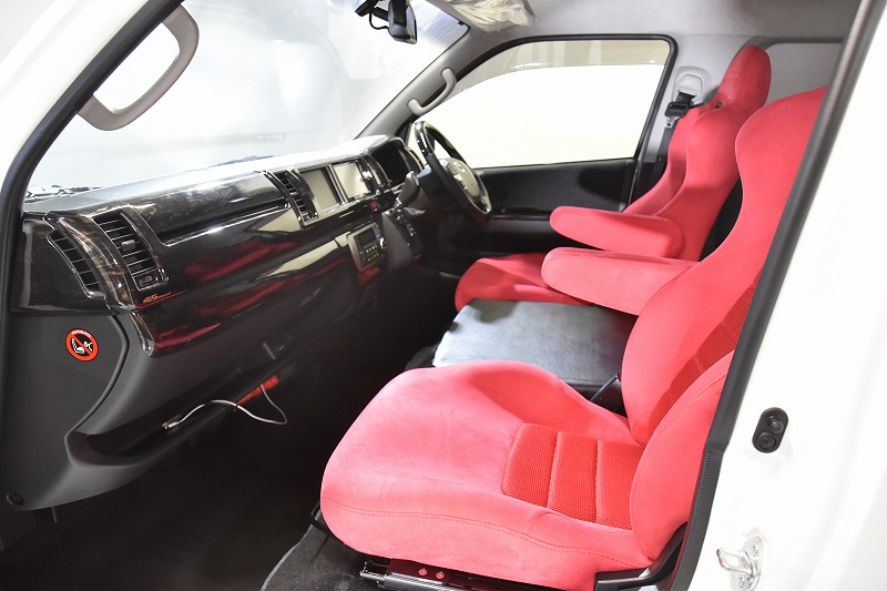 H28年式 ハイエース ワゴン-GL 2WD2700cc（ガソリン車）10人乗車