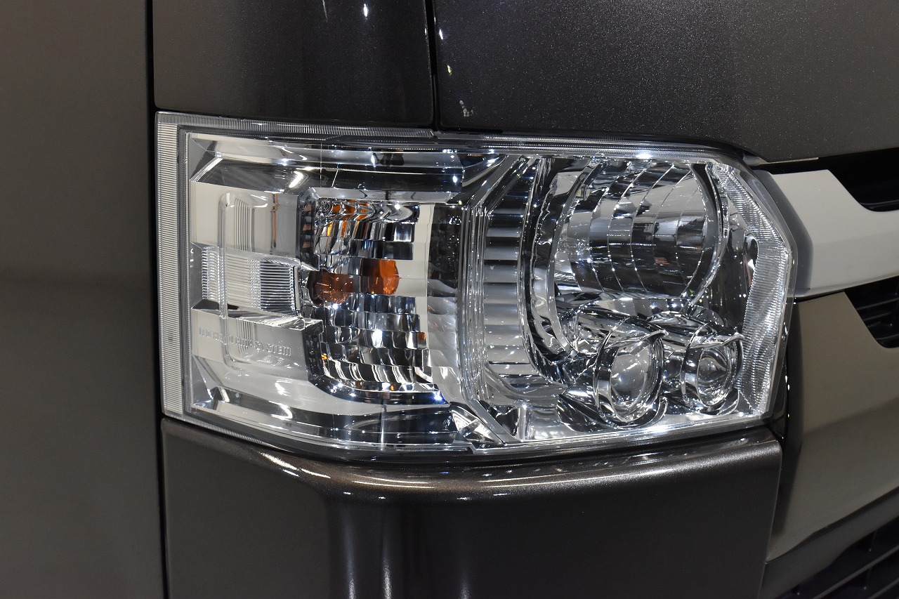 令和1年式 ハイエース S-GL DP 50th アニバーサリー 2WD 2000cc