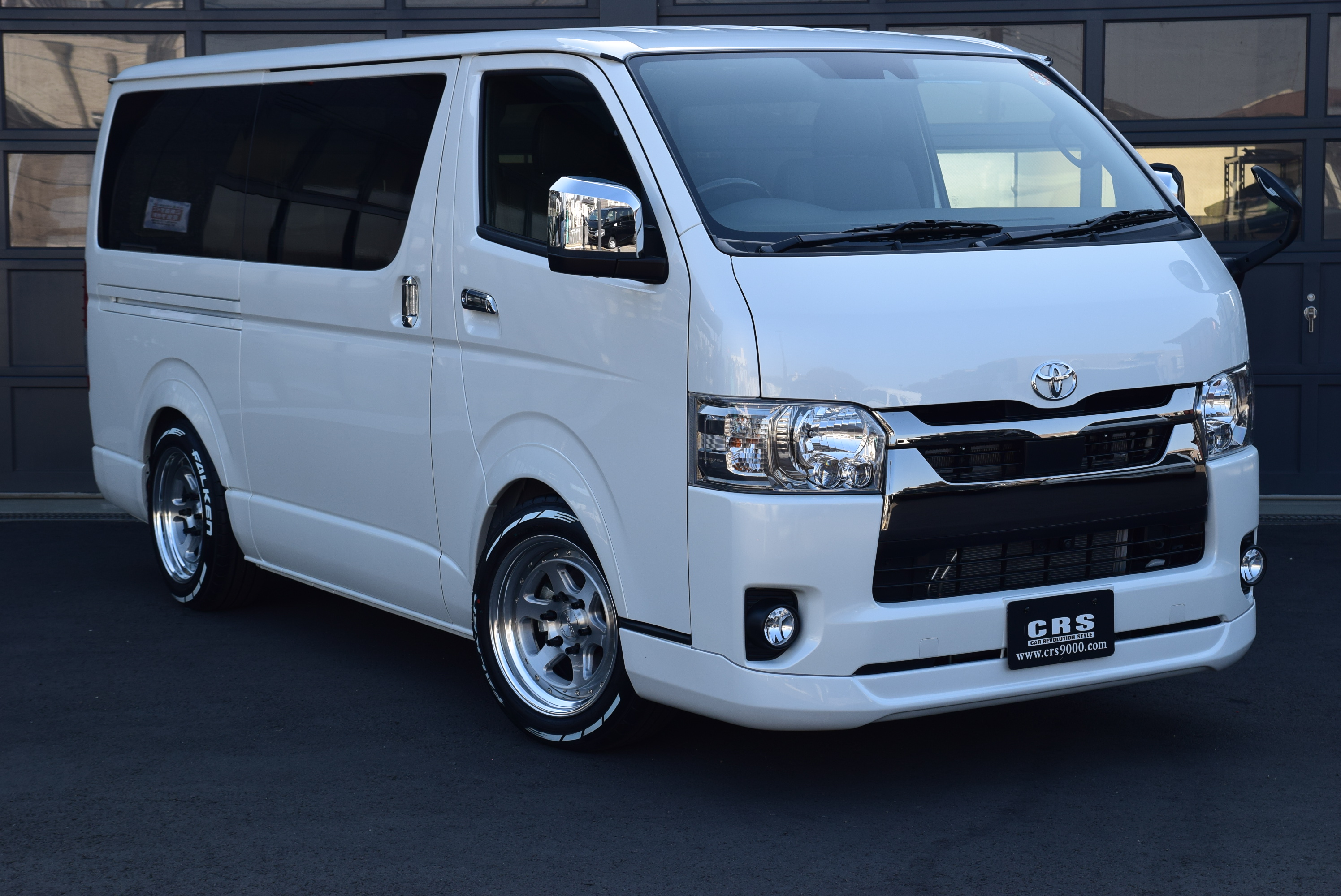 ハイエースDPⅡ 2WD 2800cc ディーゼル 2/5人乗り ホワイトパール