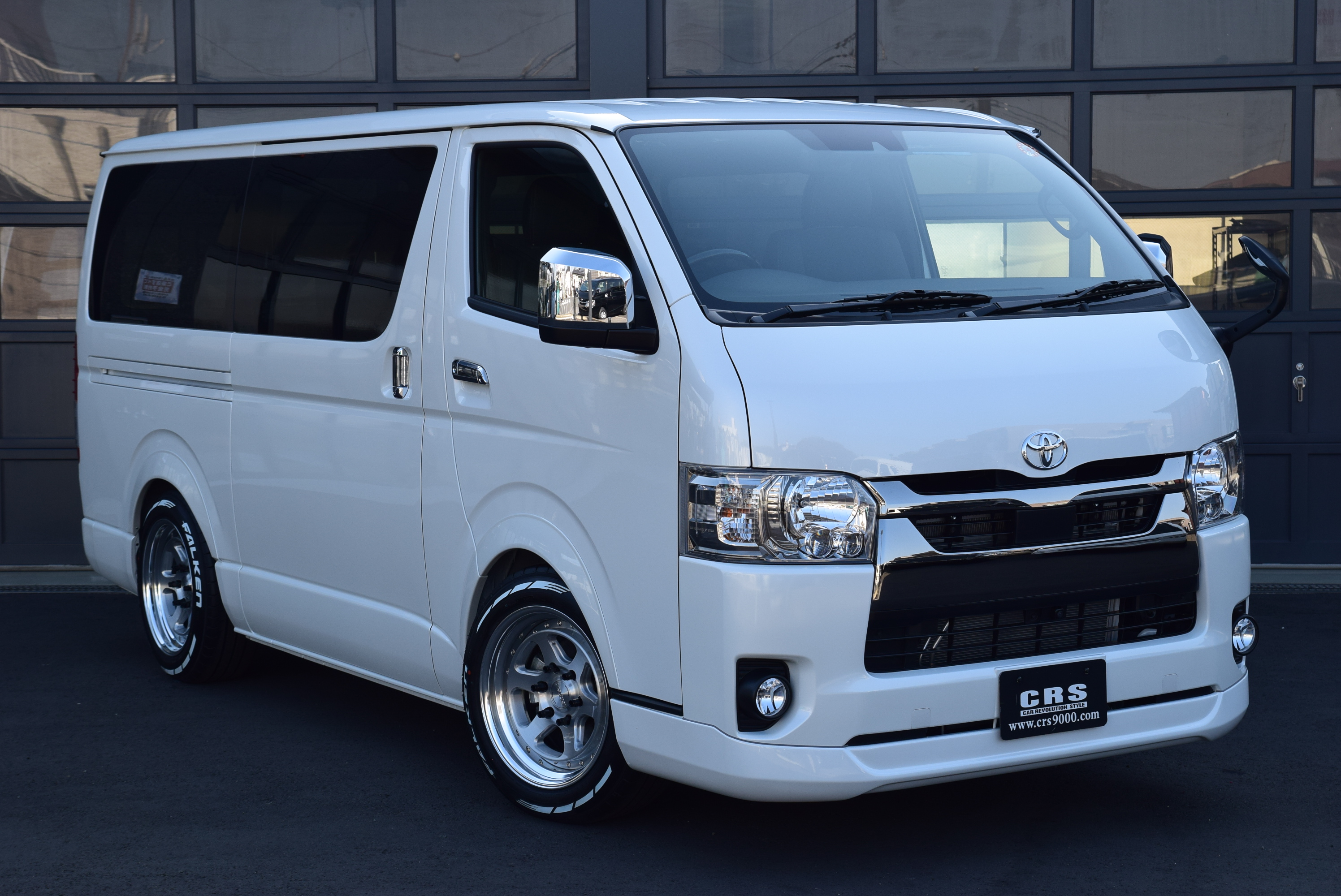ハイエースDPⅡ 2WD 2800cc ディーゼル 2/5人乗り ホワイトパール