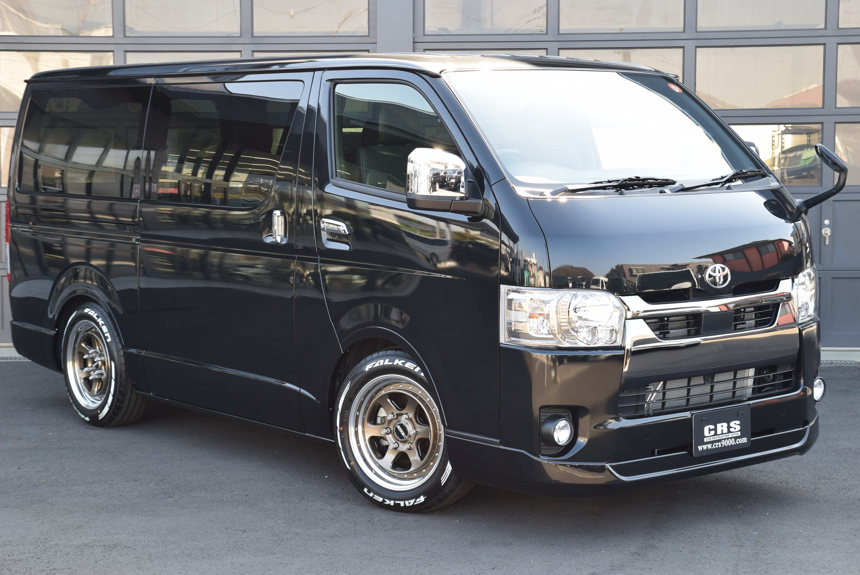 ハイエースDPⅡ 2WD 2000cc ガソリン 2/5人乗り ブラックマイカ