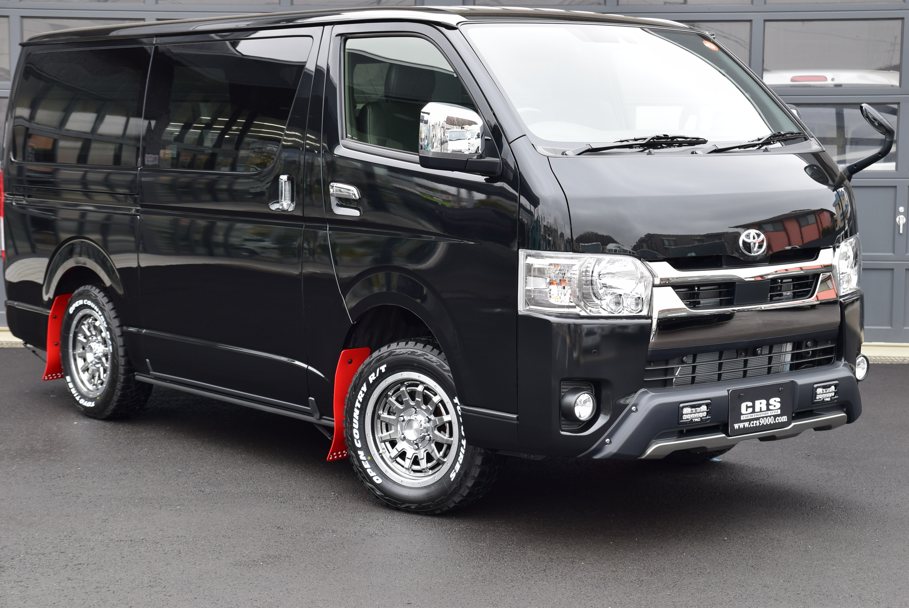 ハイエースDPⅡ 4WD 2800cc ディーゼル 2/5人乗り ブラック
