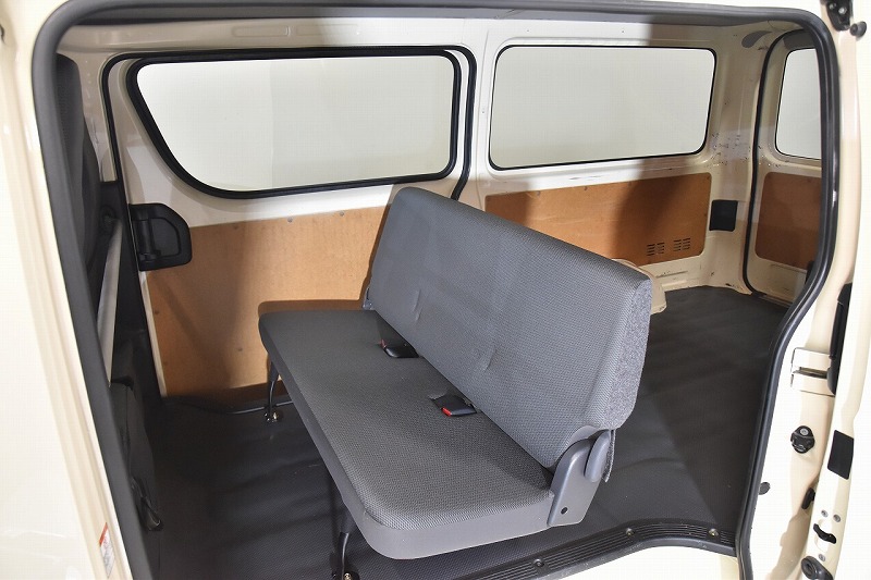 平成26年式 ハイエース DX 2WD 3000cc（ディーゼル車）5人乗車 5.8万