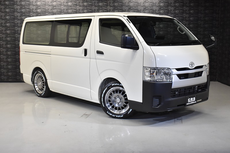 18 コントラストパッケージ ハイエース DX 2WD 2,000CC ガソリン