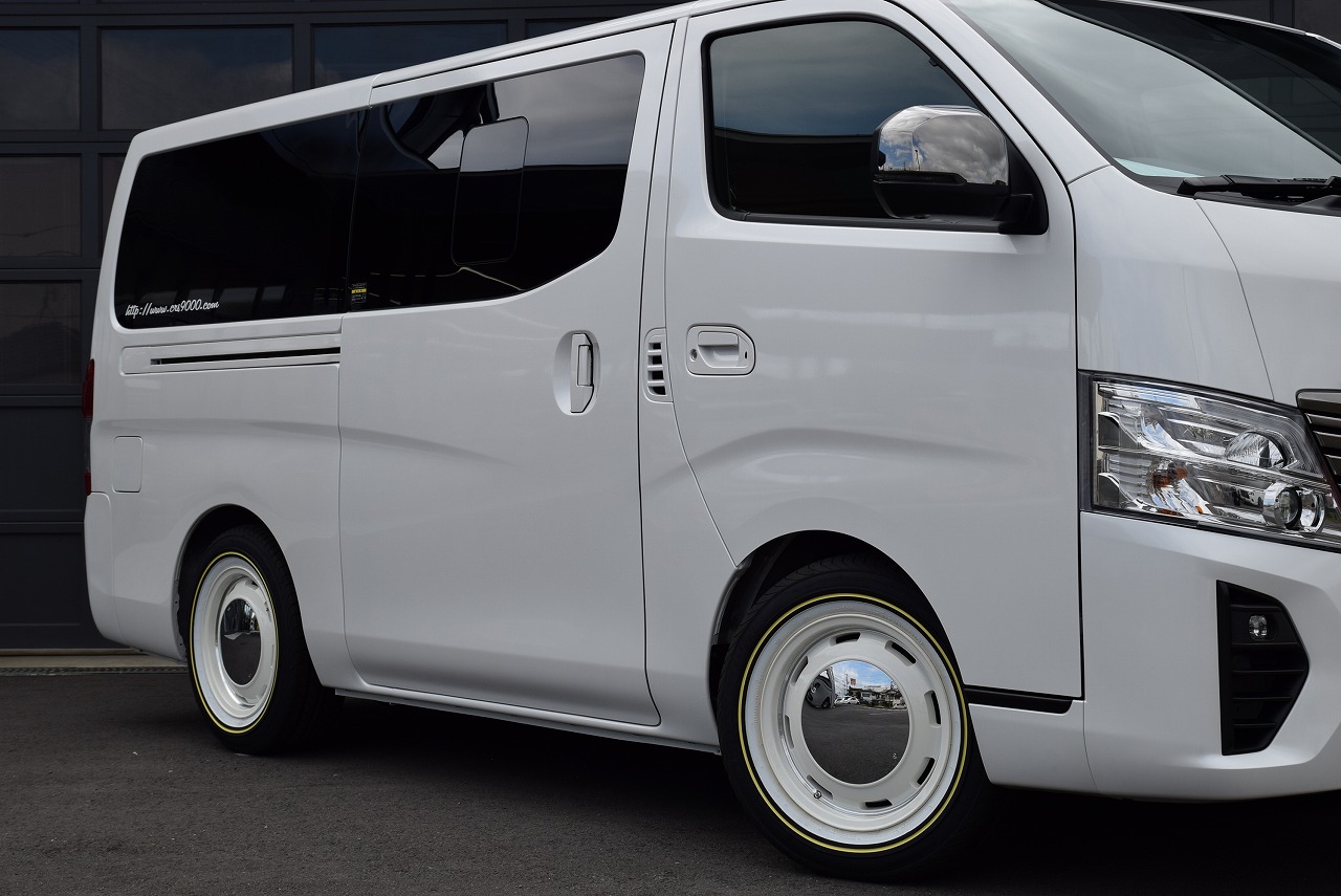 16インチ ホワイト ハイエースorキャラバン？ ホワイトレター 16インチ 215/65R16C 109/107T オーレンカウンター