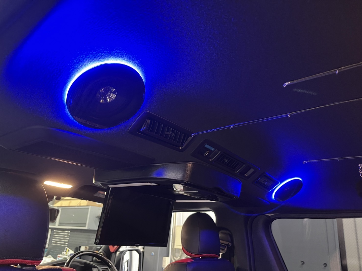 本日でハイエース「天井スピーカー＋LEDリング」のキャンペーン終了 