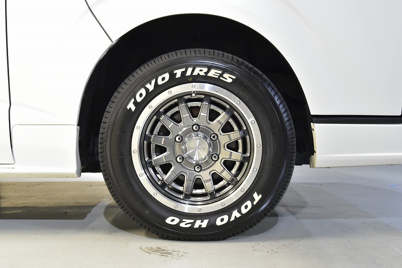 ハイエース 純正タイヤ走行3000キロ
