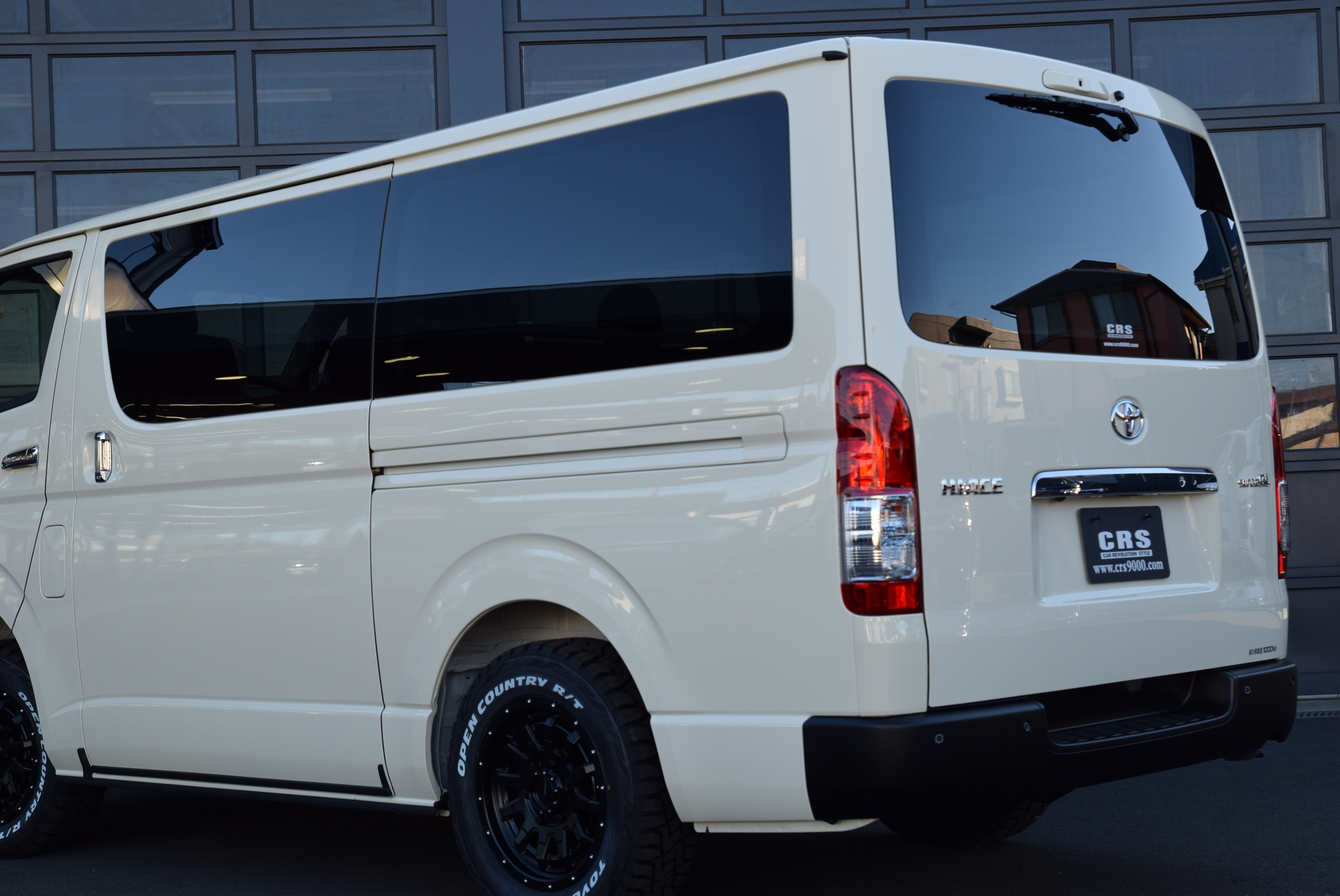 ハイエース 4WD 2800cc ディーゼル 2/5人乗り ライトイエロー クロカン