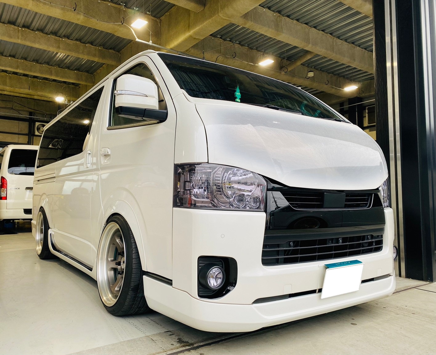 半価通販 ハイエースbyハイエース様専用 車種別パーツ FONDOBLAKA