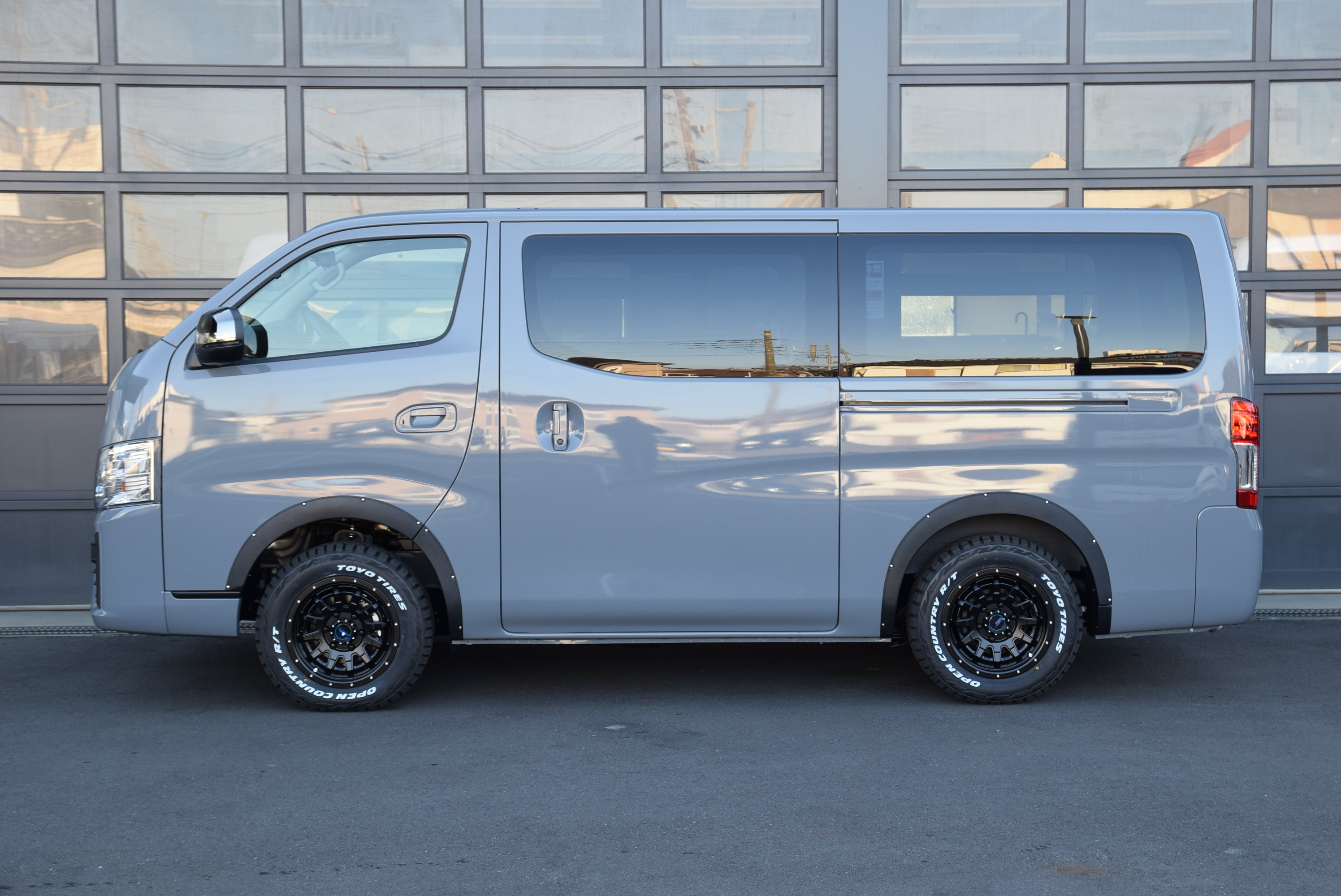 キャラバン GRANDプレミアムGX 4WD 2400cc ディーゼル キャラバン 