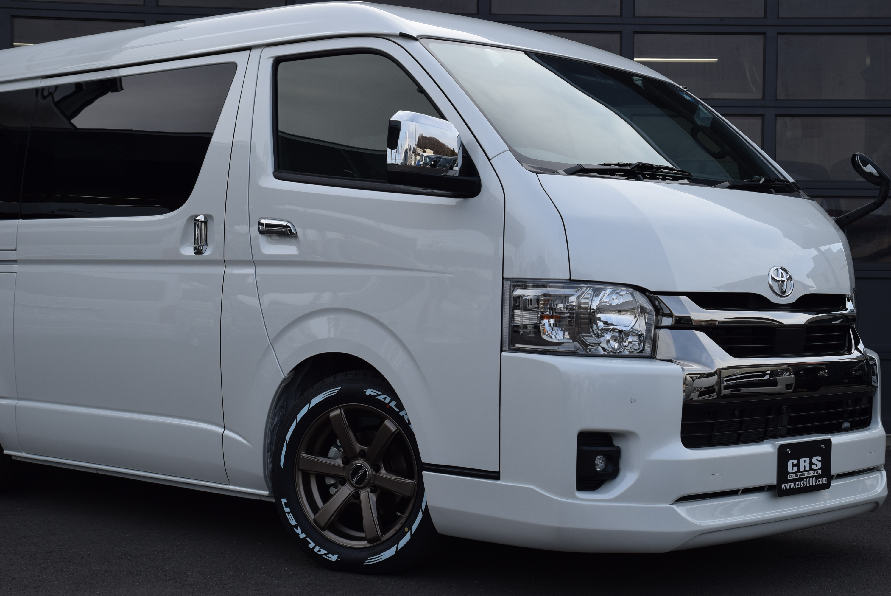 ハイエースDPⅡワイドボディ 2WD 2800㏄ 2/5人乗り パールホワイト