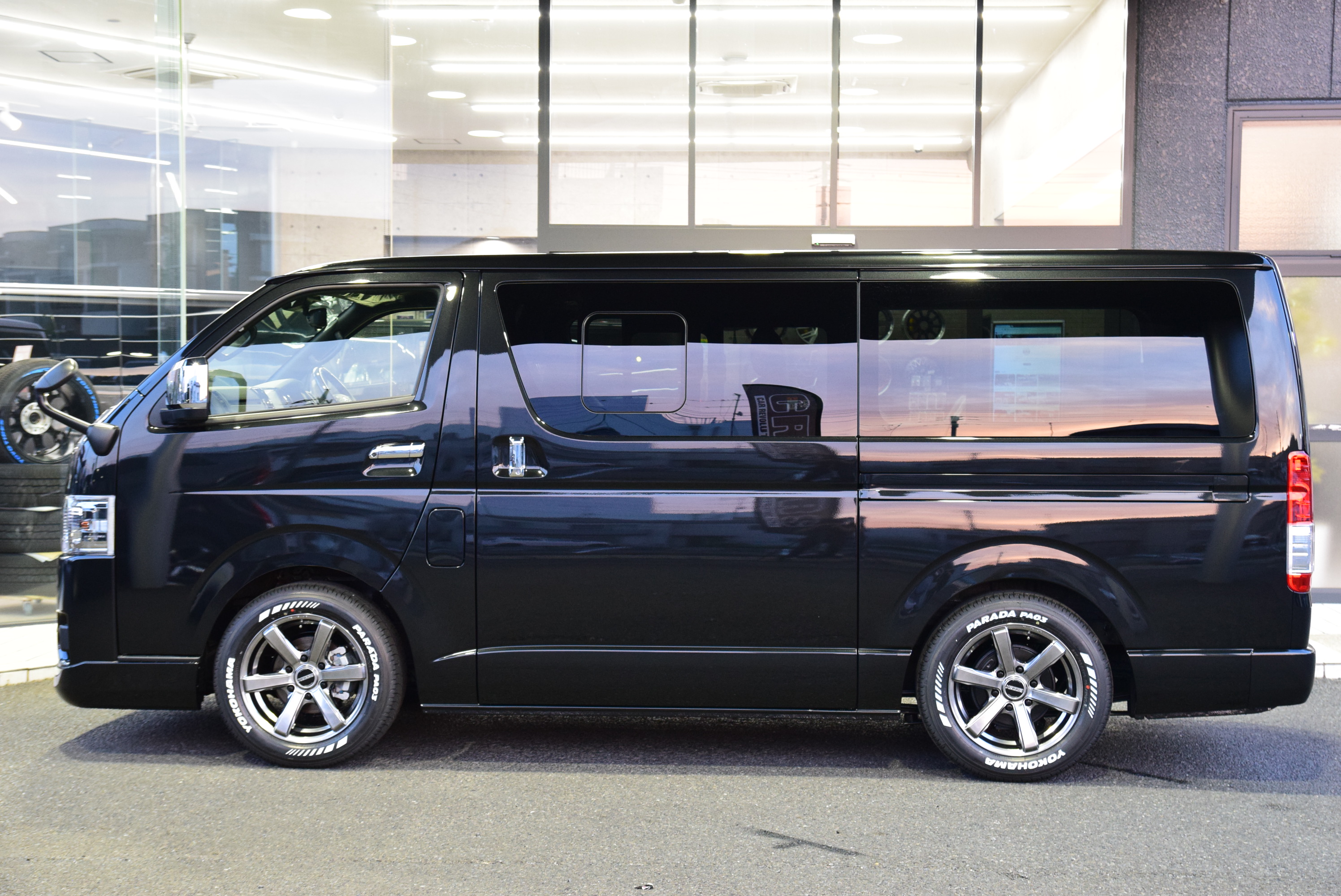 R様 ハイエース26% 新車 ハイエースDPⅡ 2WD 2000cc ブラックマイカ CRSコンプリート