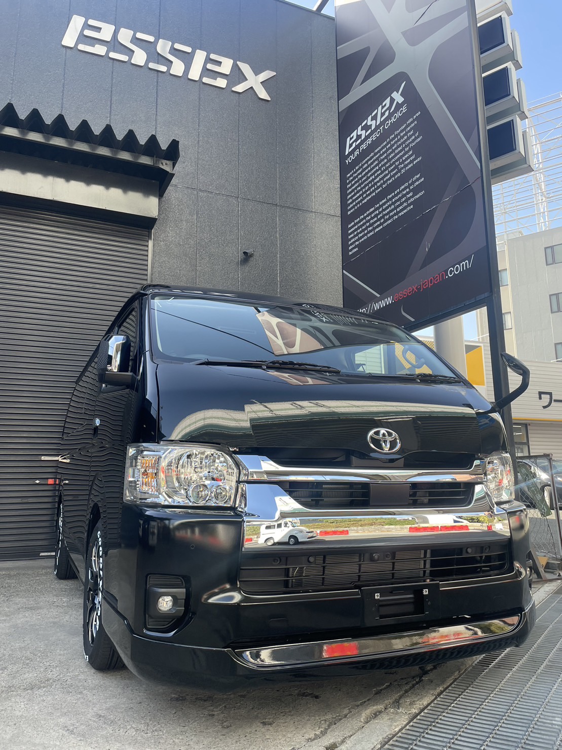 64【お客様納車情報】CRS大阪でご契約頂いた方のハイエースご紹介