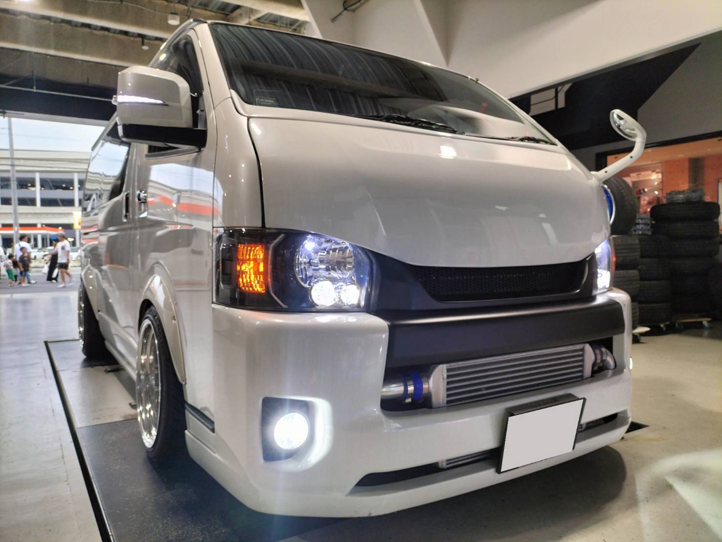 ハイエースカスタム ワイドルックの1ナンバーハイエース【CRS横浜