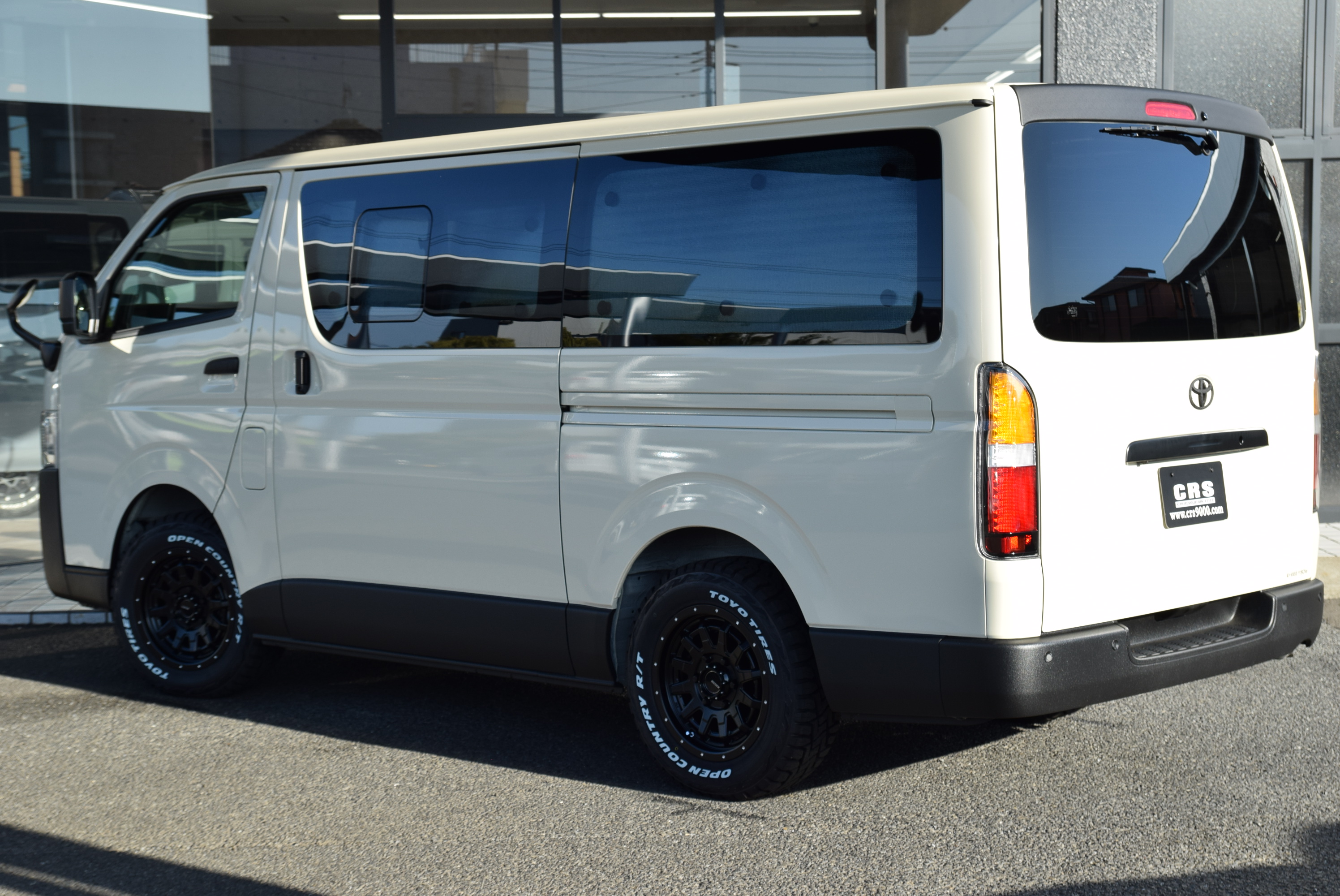 3676 令和4年式 ハイエースバン DX 2WD 2800cc ディーゼル車 6人