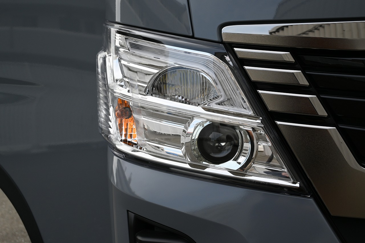 NISSAN キャラバン フロントグリル 純正