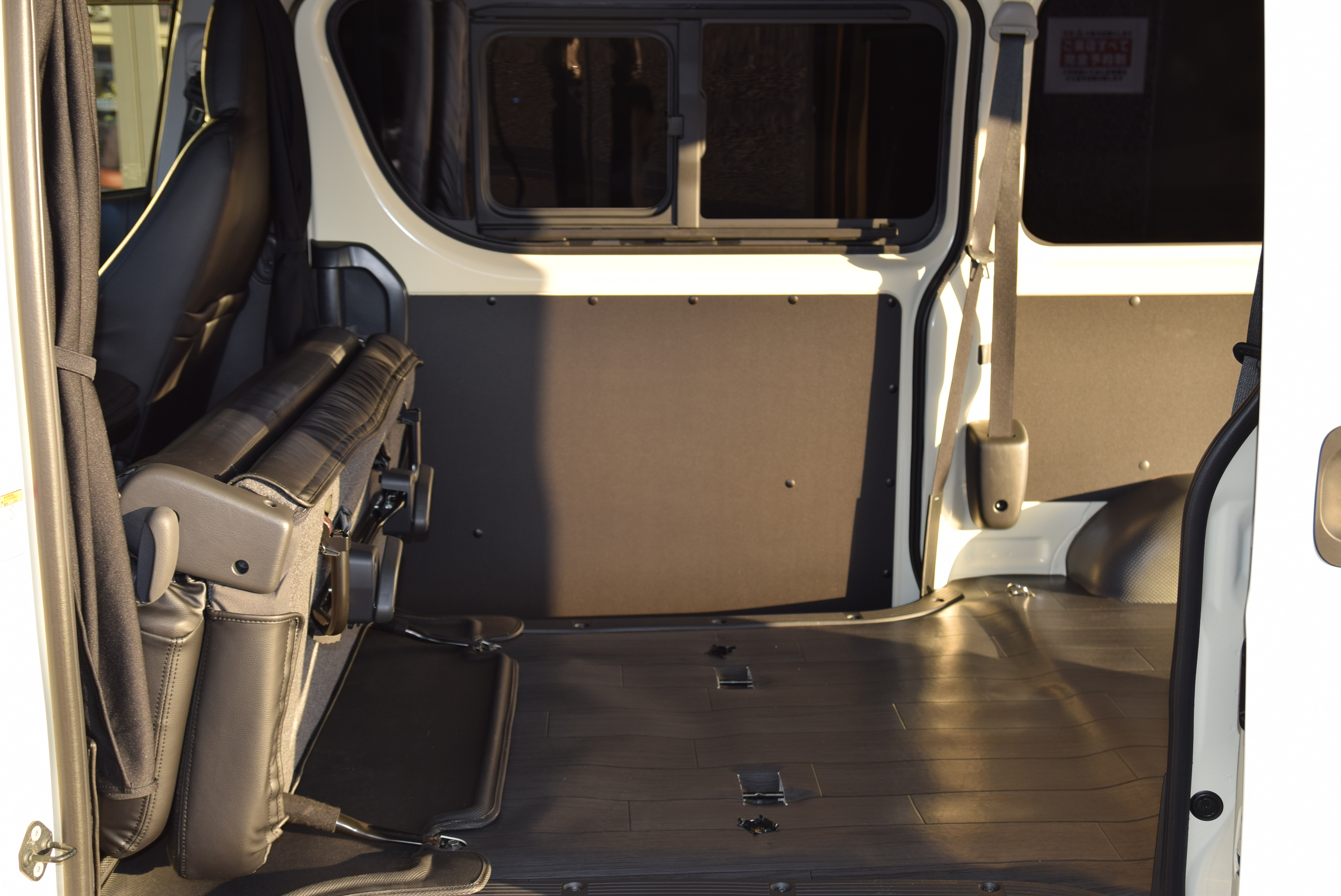 3793 令和3年式 ハイエースバン DX 2WD 2000cc ガソリン車 6人乗り