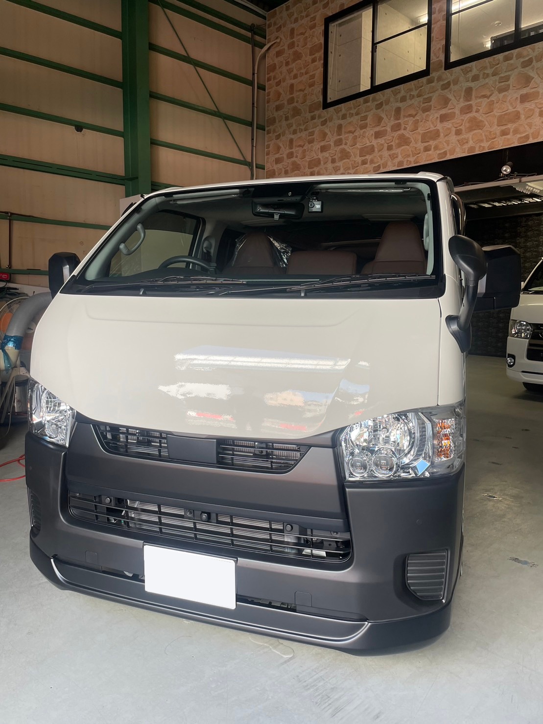87【お客様納車情報】CRS大阪でご契約頂いた方のハイエースご紹介