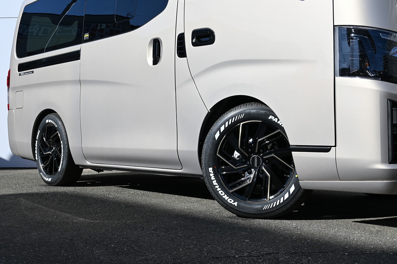 3745 CRSコンプリート 日産 キャラバン 50th Anniversary（50周年記念