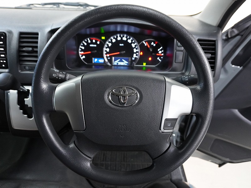 4162. 令和1年式 ハイエース DX 2WD 2,800cc ディーゼル車 3/6人 4162. 令和1年式 ハイエース DX 2WD 2,800cc ディーゼル車 3/6人