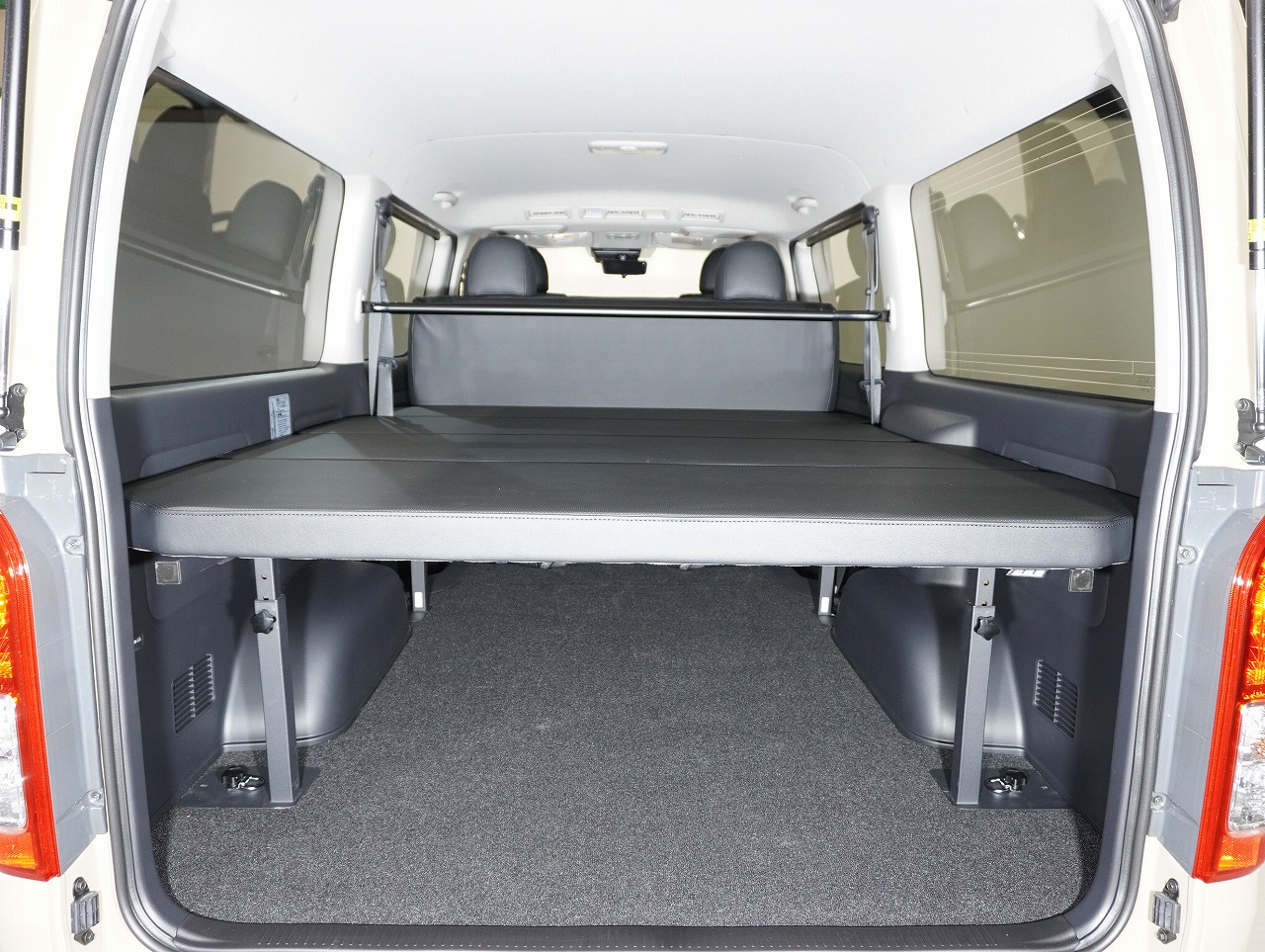 トヨタ200系ハイエースバンスーパーGLナロー用カーゴマット　コンプリートセット トヨタ200系ハイエースバンスーパーGLナロー用カーゴマット