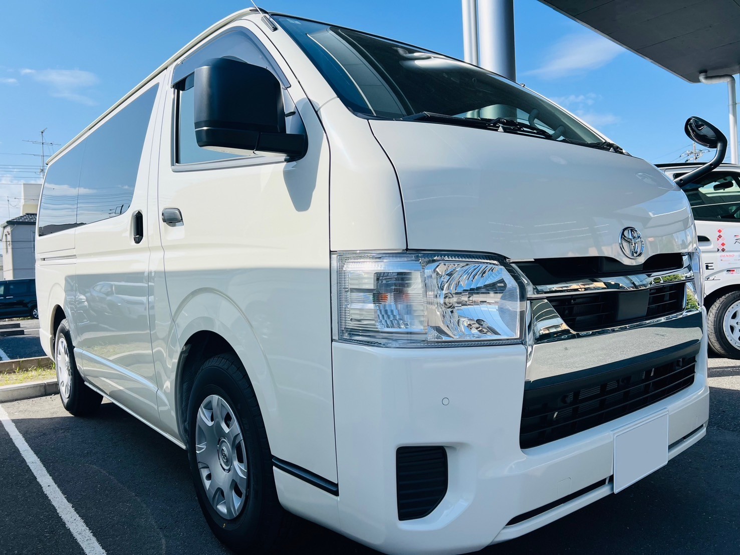 千葉 ハイエース内装カスタム！便利商品から車中泊仕様までご紹介