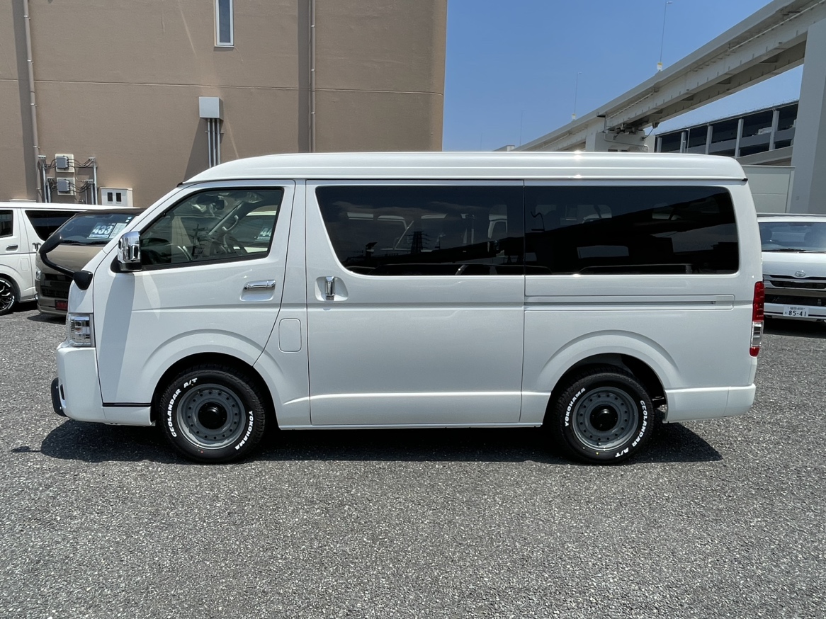 100系ハイエース スーパーカスタムリミテッド （トヨタ