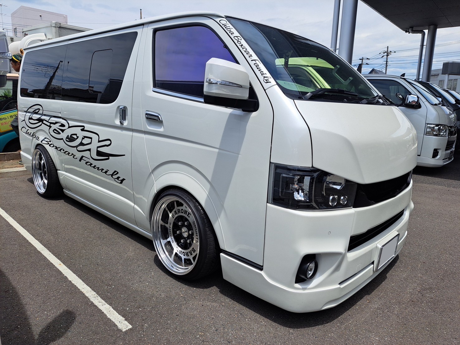 千葉 ハイエースカスタム 最近の外装カスタマイズ施工事例！～千葉店