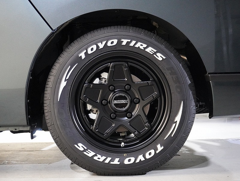 キャラバン　新車外し　YOKOHAMA BluEarth タイヤホイールセット キャラバン 新車外し YOKOHAMA BluEarth タイヤホイールセット