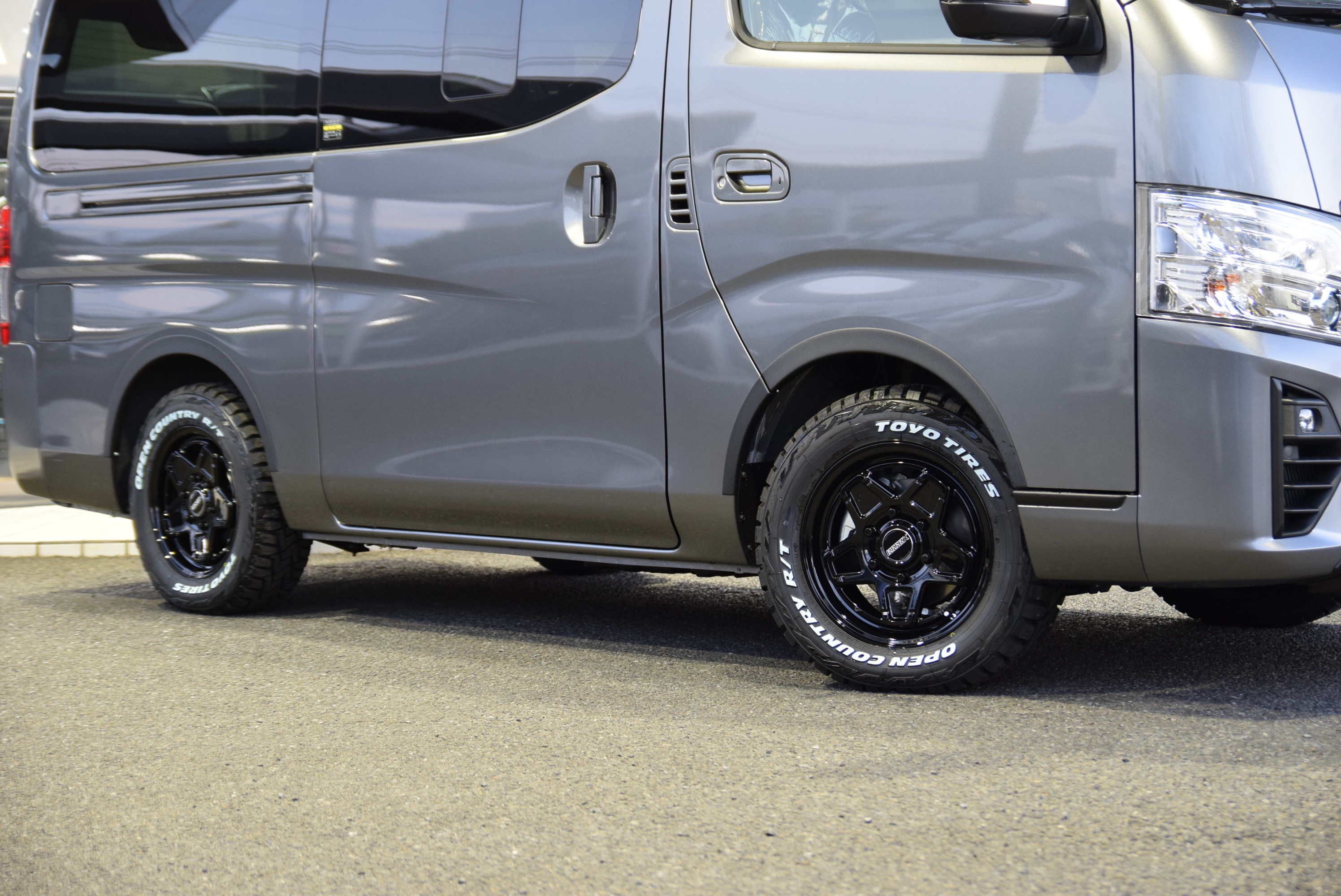 ハイエース 　プラド　NV３５０ 18インチ超逆ゾリ　専用 imgrc0153673914.jpg