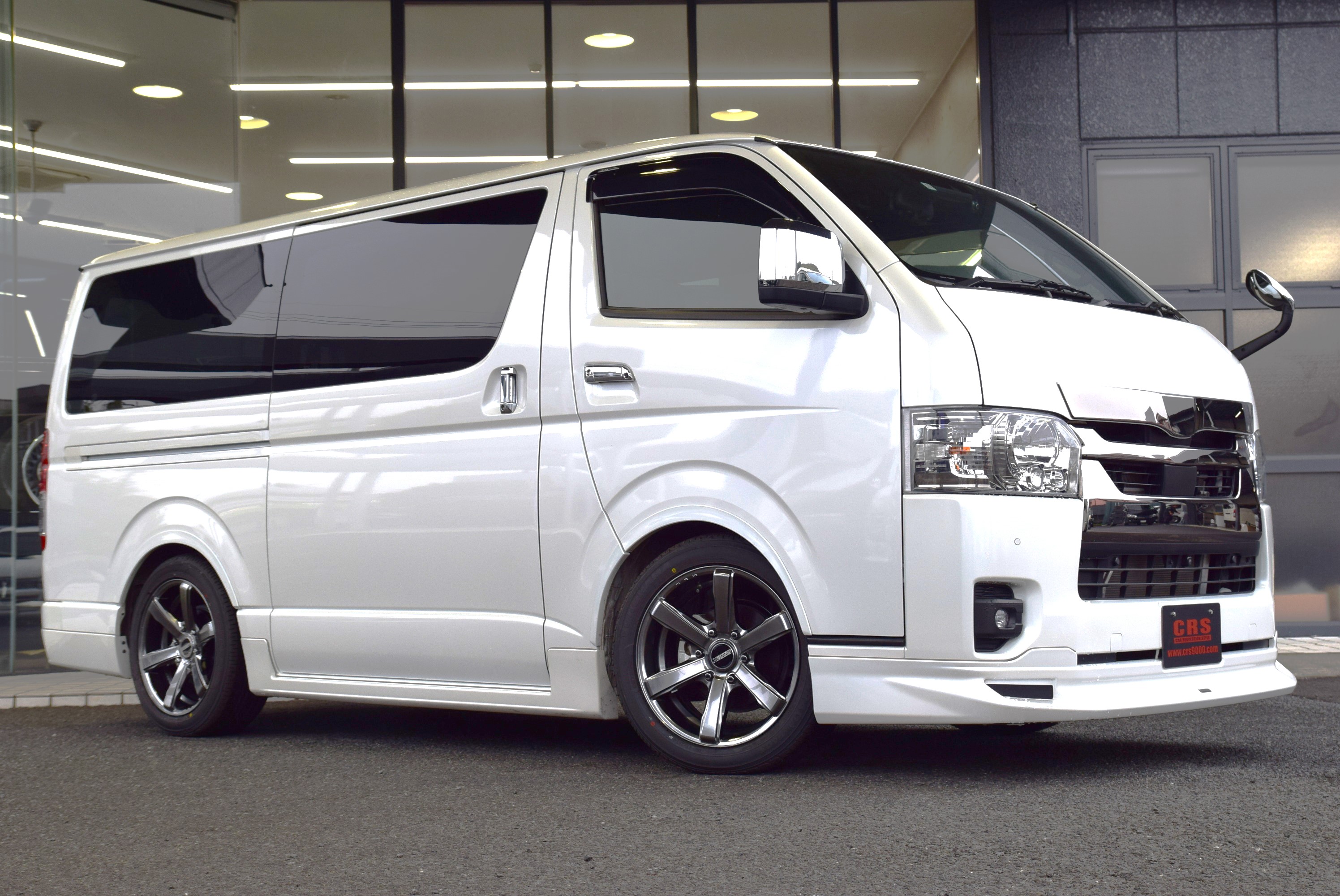 トヨタ200系ハイエース4型ダークプライム純正ナローグリル grill_mat.jpg