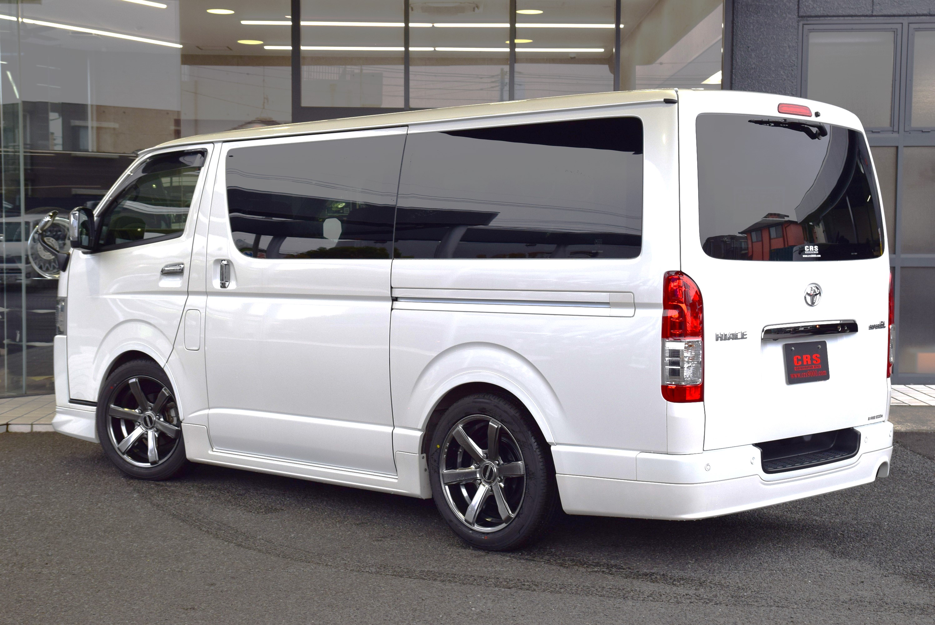 200系ハイエース5型ダークプライムⅡ新車取り外しホイール&タイヤ4本