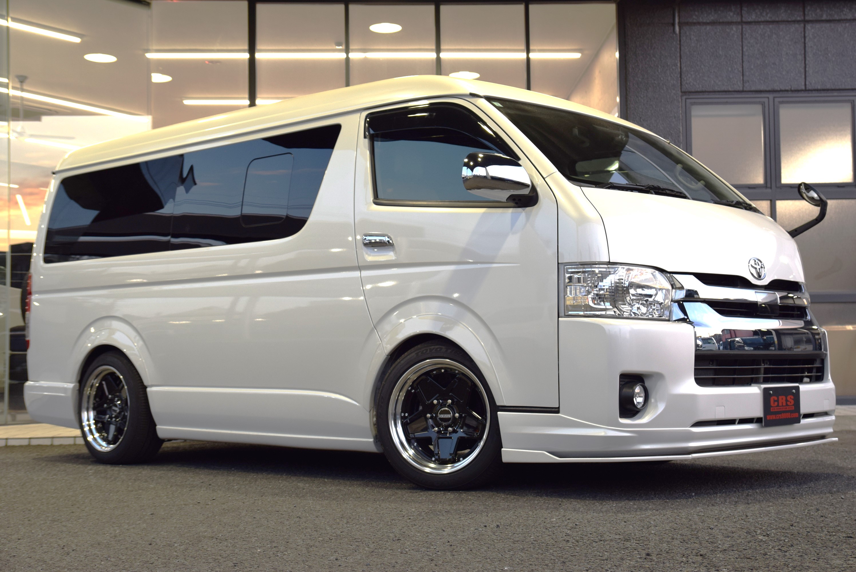 200系　ハイエース　サイド出しマフラー　ガソリン　ワイド　中古 200系ハイエースサイド出しマフラーガソリンワイド中古
