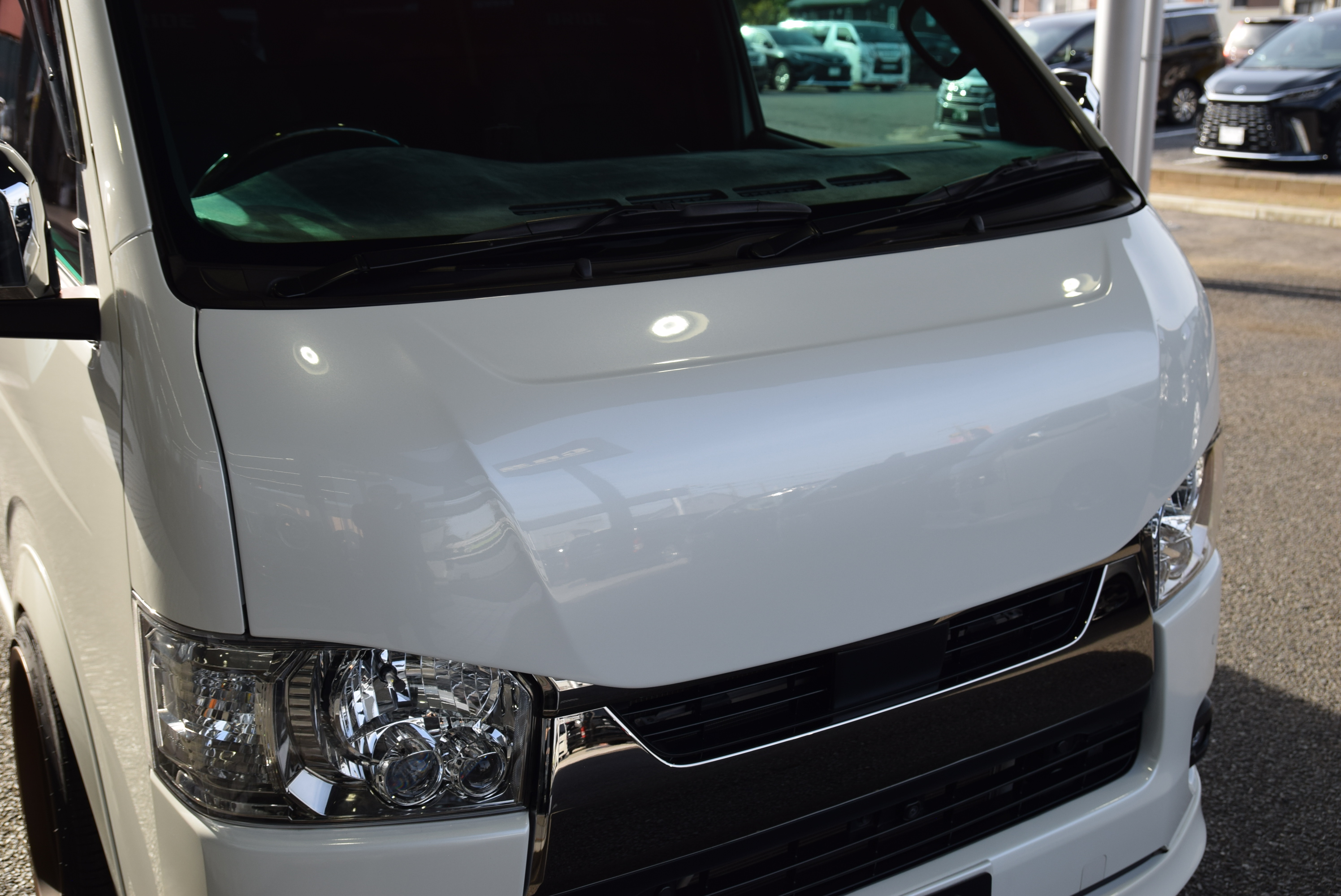 ハイエース 200系 令和5年式 ダークプライム2 純正 LEDヘッドライト