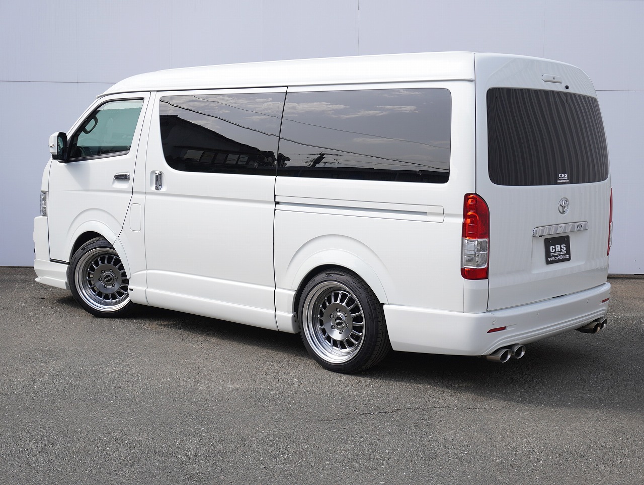 ハイエース令和3年4月納車 走行700キロ外し 製造21年10週製造純正