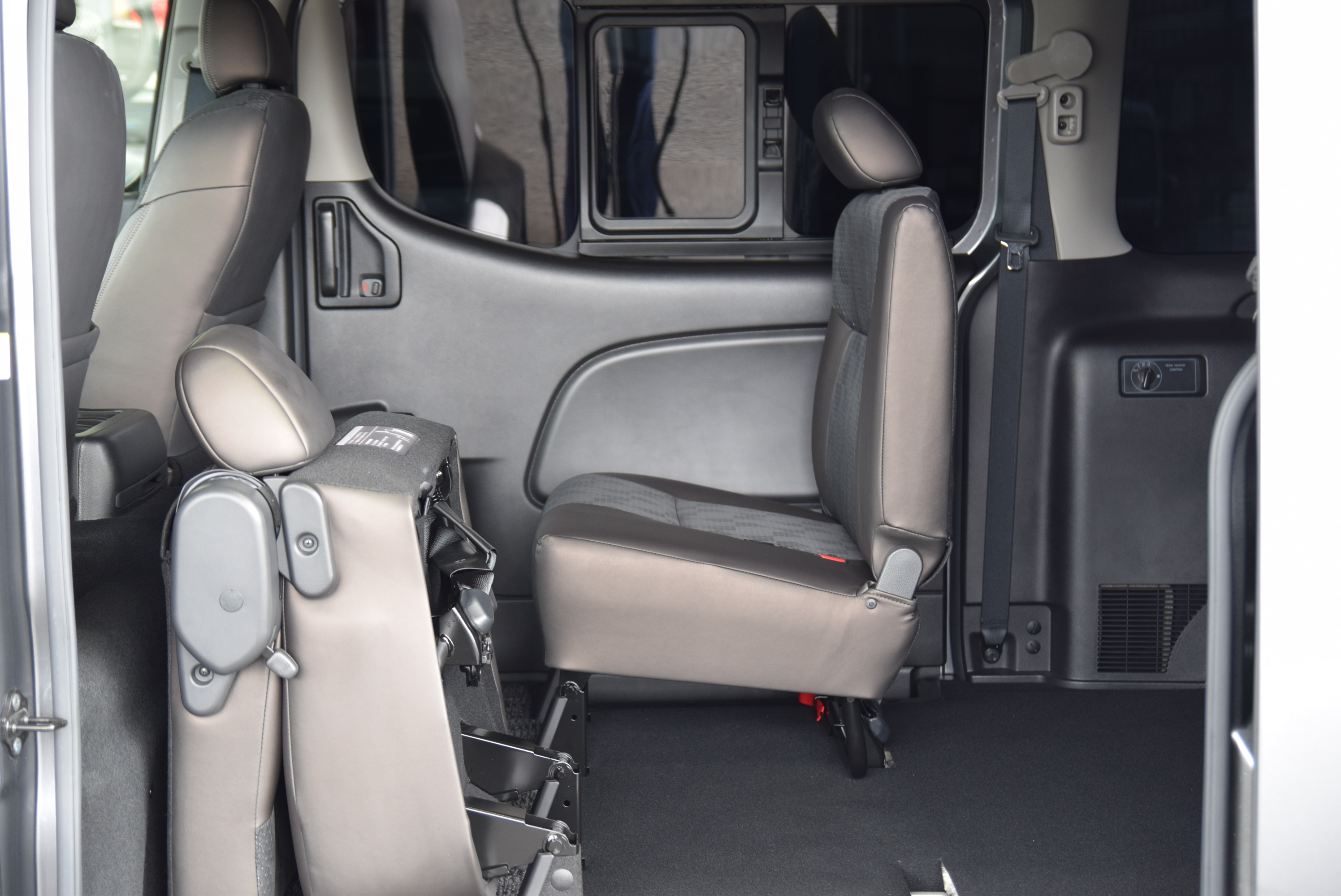 5446 キャラバン グランドプレミアムGX 4WD 2,400cc (ディーゼル車) 5