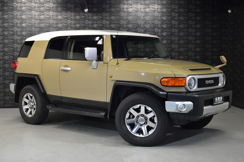 5557 平成27年式 トヨタ FJクルーザー オフロードパッケージ 4WD 4,000 