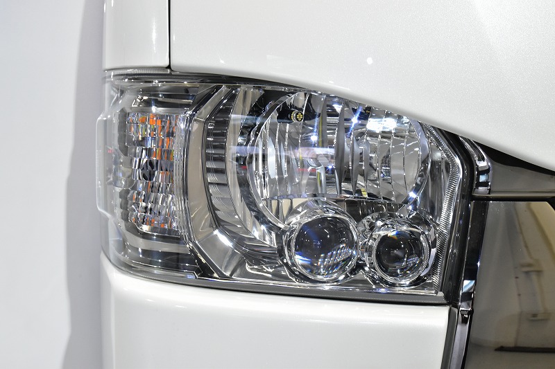 ハイエース 200系 令和5年式 ダークプライム2 純正 LEDヘッドライト