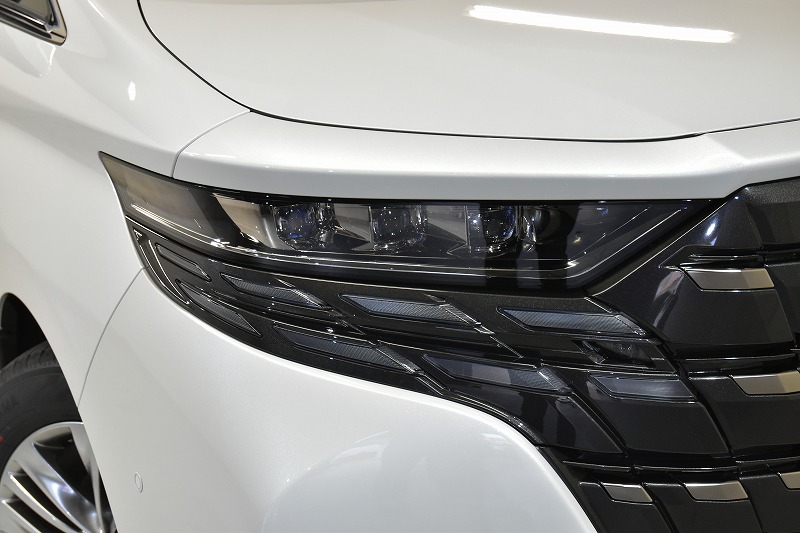 新車 アルファード Z 2,500cc(ガソリン車) 7人乗り | 200系ハイエース
