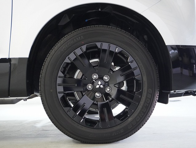 三菱デリカD:5　CHAMONIX純正　ホイール＋タイヤC 5569 令和7年式 三菱デリカ D:5 CHAMONIX 4WD 2,300cc (ディーゼル車