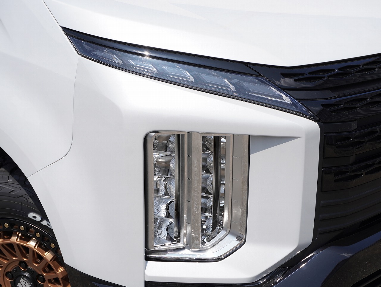 5577 【新車登録済み未使用車】 令和7年式 三菱デリカ D:5 CHAMONIX