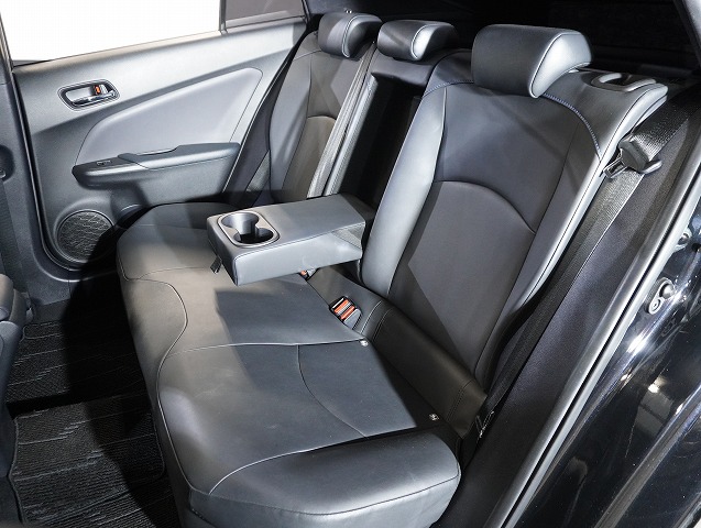 5913 令和1年式 トヨタ プリウス S “ツーリングセレクション” 2WD1