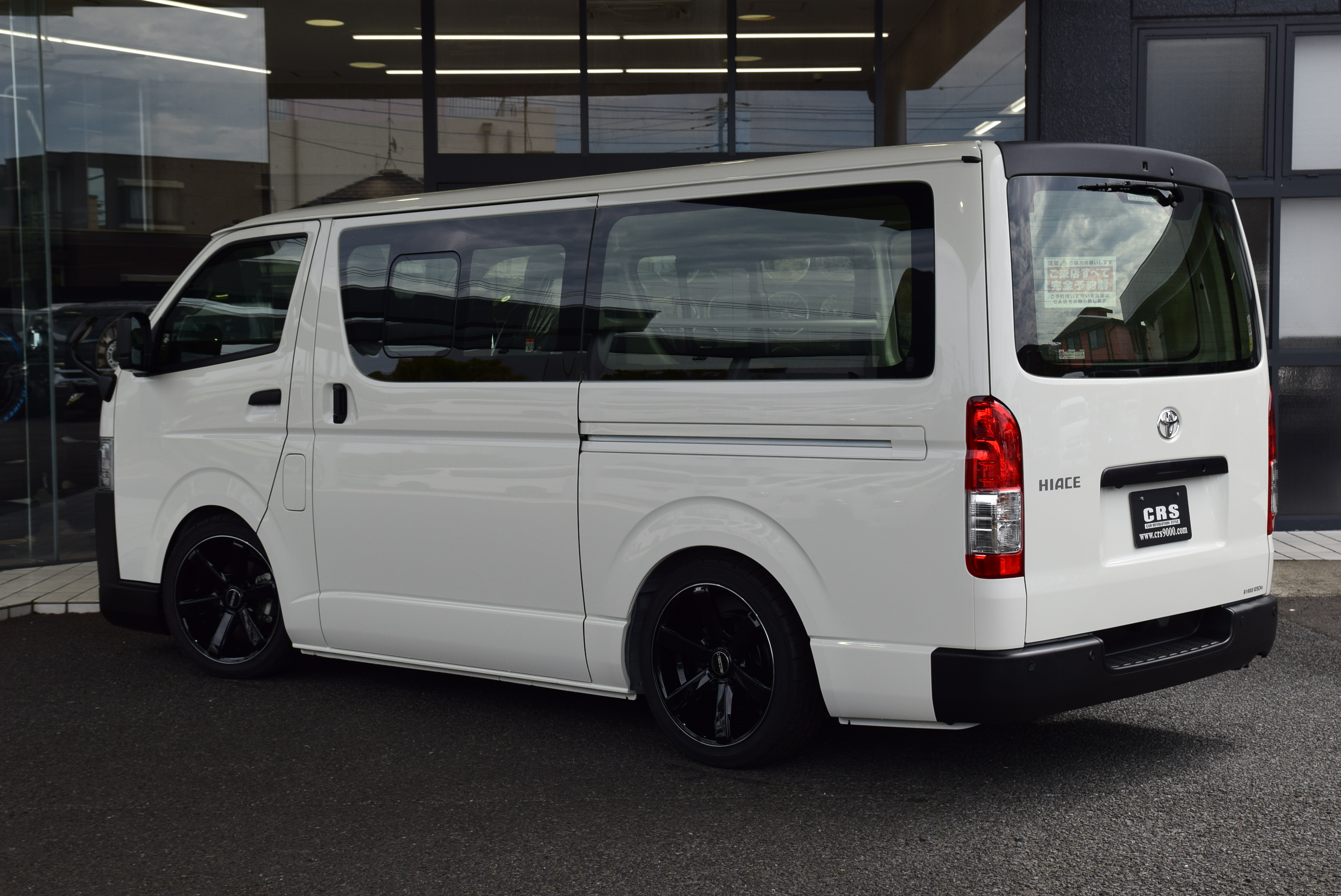 5674 ハイエースバン DX コントラストPKG 2WD 2,000CC ガソリン車 3/6