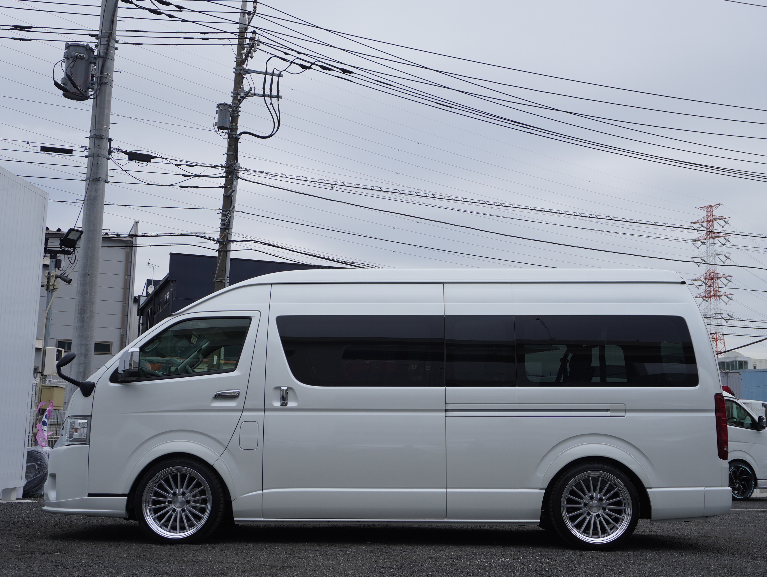 5868 令和7年式 ハイエース ワゴン グランドキャビン 2WD 2700cc