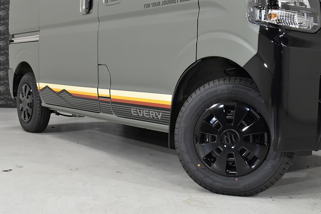 5972 令和7年式 登録済未使用車 スズキ エブリイ Jリミテッド 2WD